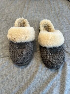 UGG Woman’s Gray Slippers